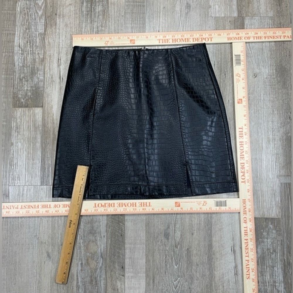 Croc Embossed Faux Leather Mini Skirt W/ M Black Slit Front ALYA LN - Picture 3 of 10